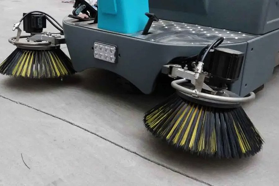 Pros and Cons of Used Floor Sweeper Pivot Machinery